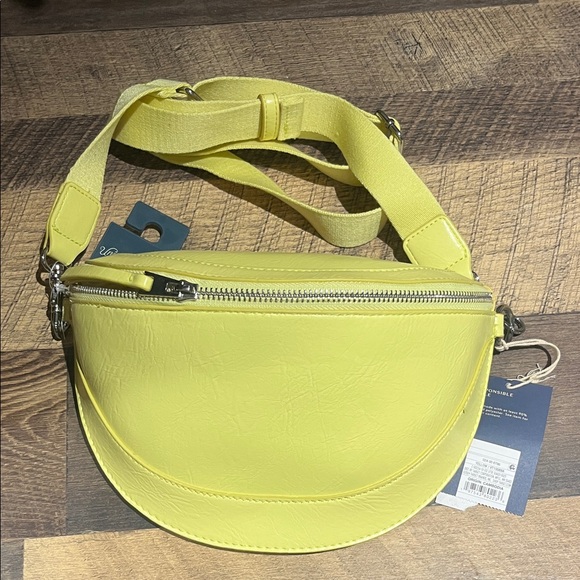 Universal Thread Handbags - Universal Thread Lemon Crossbody Bag